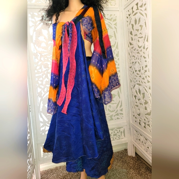 Exotic Blue & Gold Multicolor Silk Cropped Tie Top - Picture 13 of 15